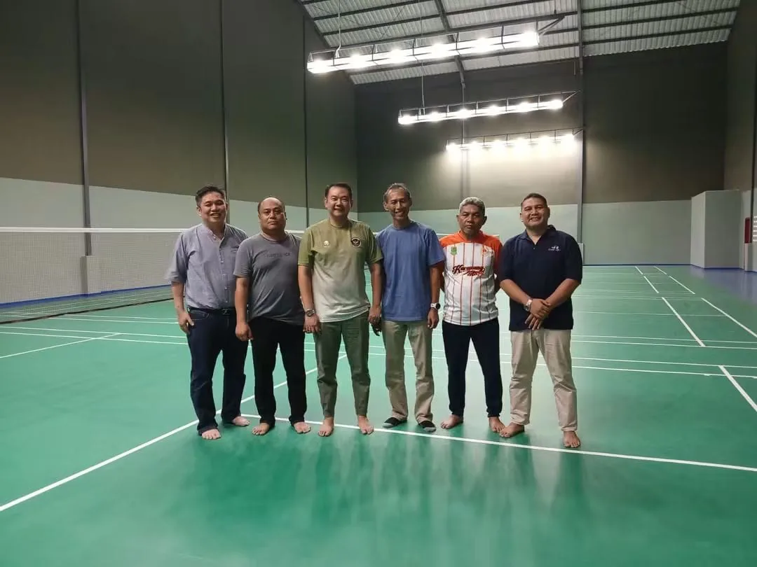 Dokumentasi kegiatan PBSI Karawang di lapangan bulutangkis